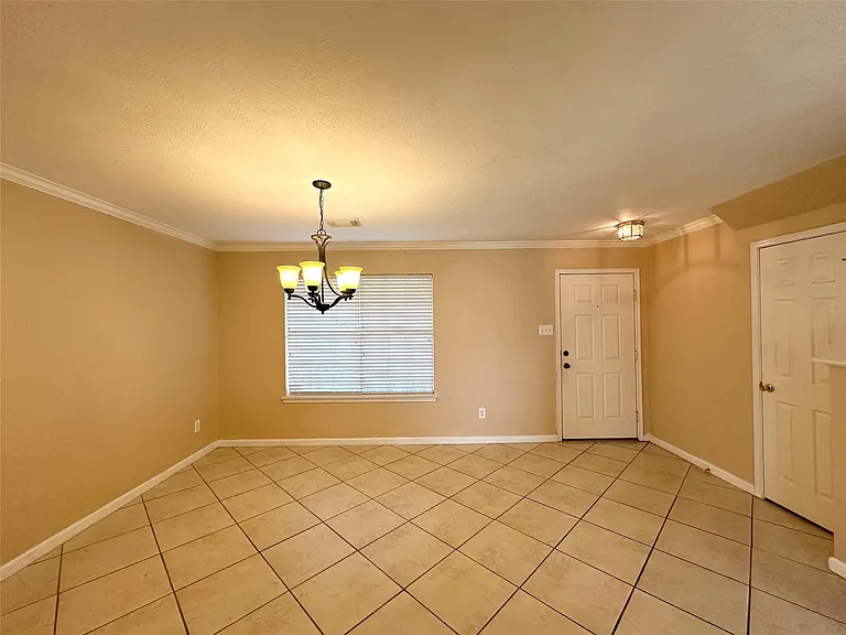 9922 Sand Lodge Ln — Photo 3