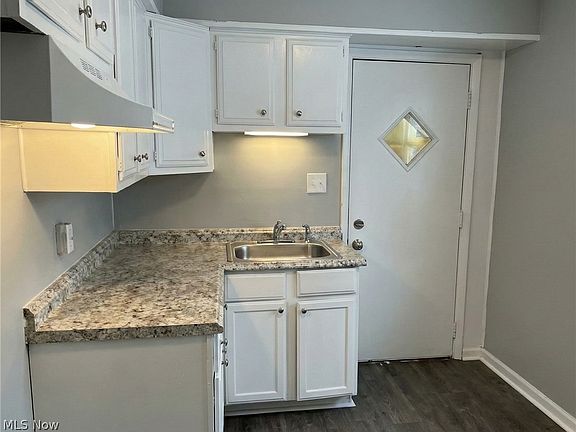 4th image of 3293 E 139th St