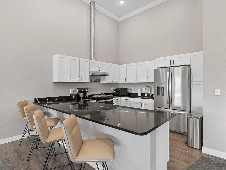 Creekside Heights Apartments, LLC