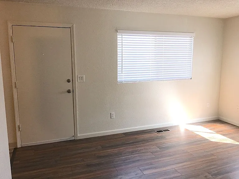 1270 Sutro St — Photo 3