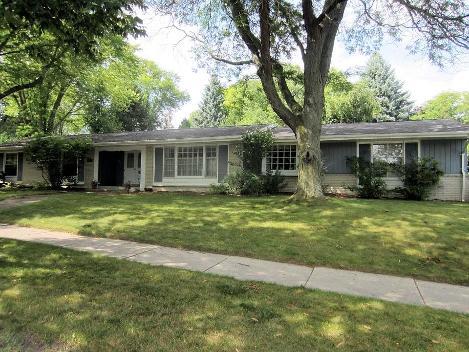 1st image of 1006 Hawthorn Dr