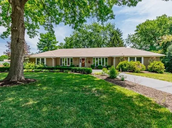 10 Country Fair Ln, Saint Louis, MO 63141