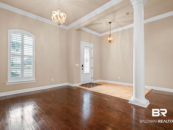 2nd image of 10834 Cresthaven Dr