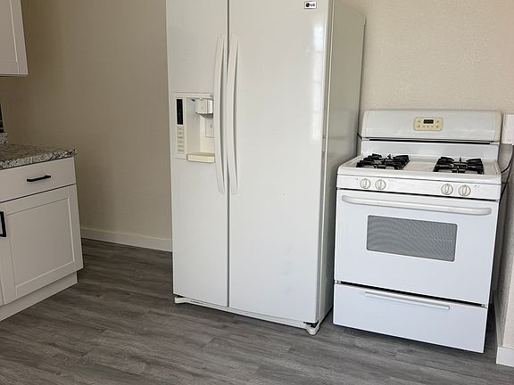 5th image of 2531 E Water St