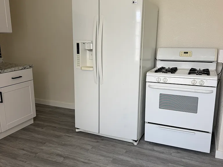 2531 E Water St — Photo 5