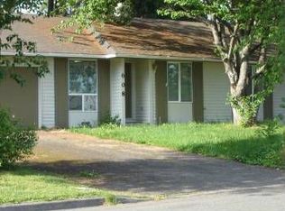 608 Roswell Dr, Bremerton, WA 98310