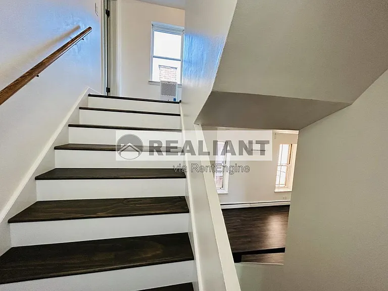243 W 8th St #2 — Photo 26