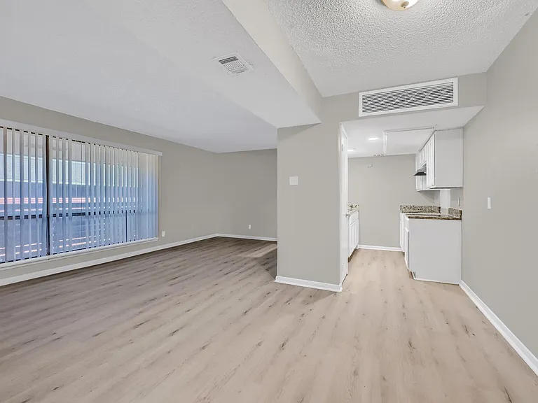 3200 W Walnut St — Photo 24