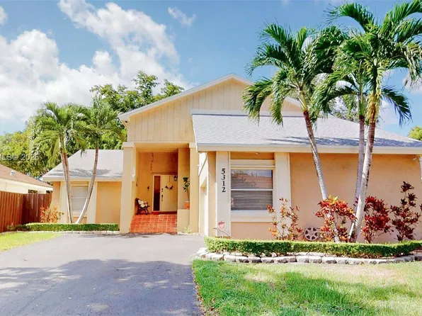 5312 SW 151st Pl, Miami, FL 33185