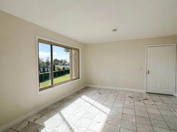 830 N Dalton Ave APT 110, Azusa, CA 91702