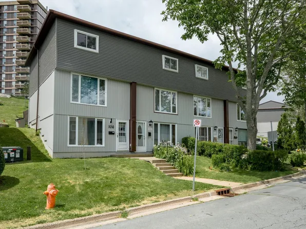 104 Bromley Rd, Halifax, NS B3P 2L7