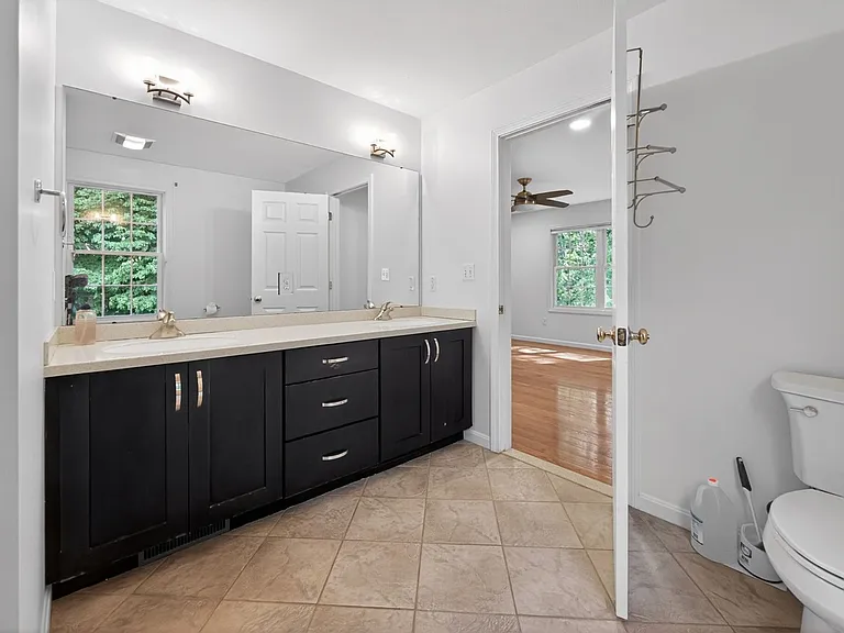 6 Whitman Ln — Photo 18
