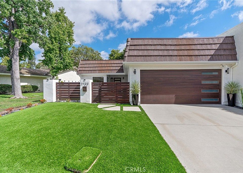1st image of 2703 Lakewood Pl