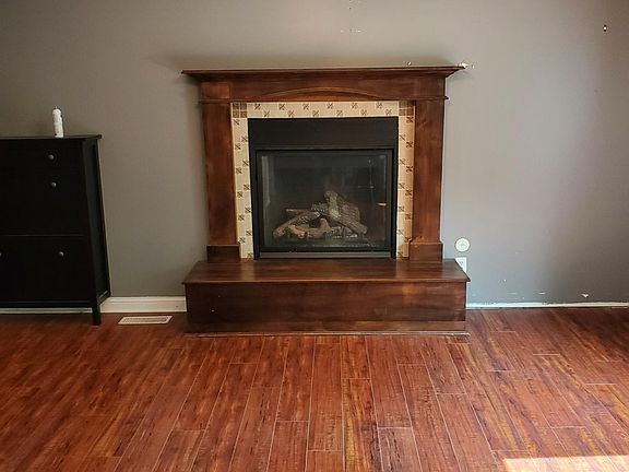 3rd image of 5135 Ives Ln N