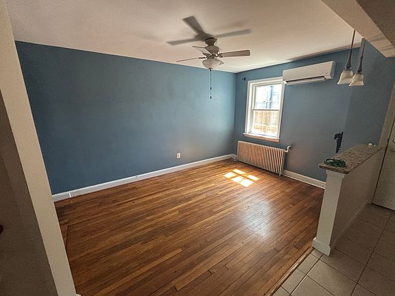 5th image of 1917 D St NE