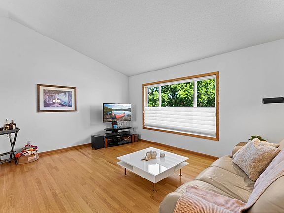 3rd image of 17509 Five Oaks Dr