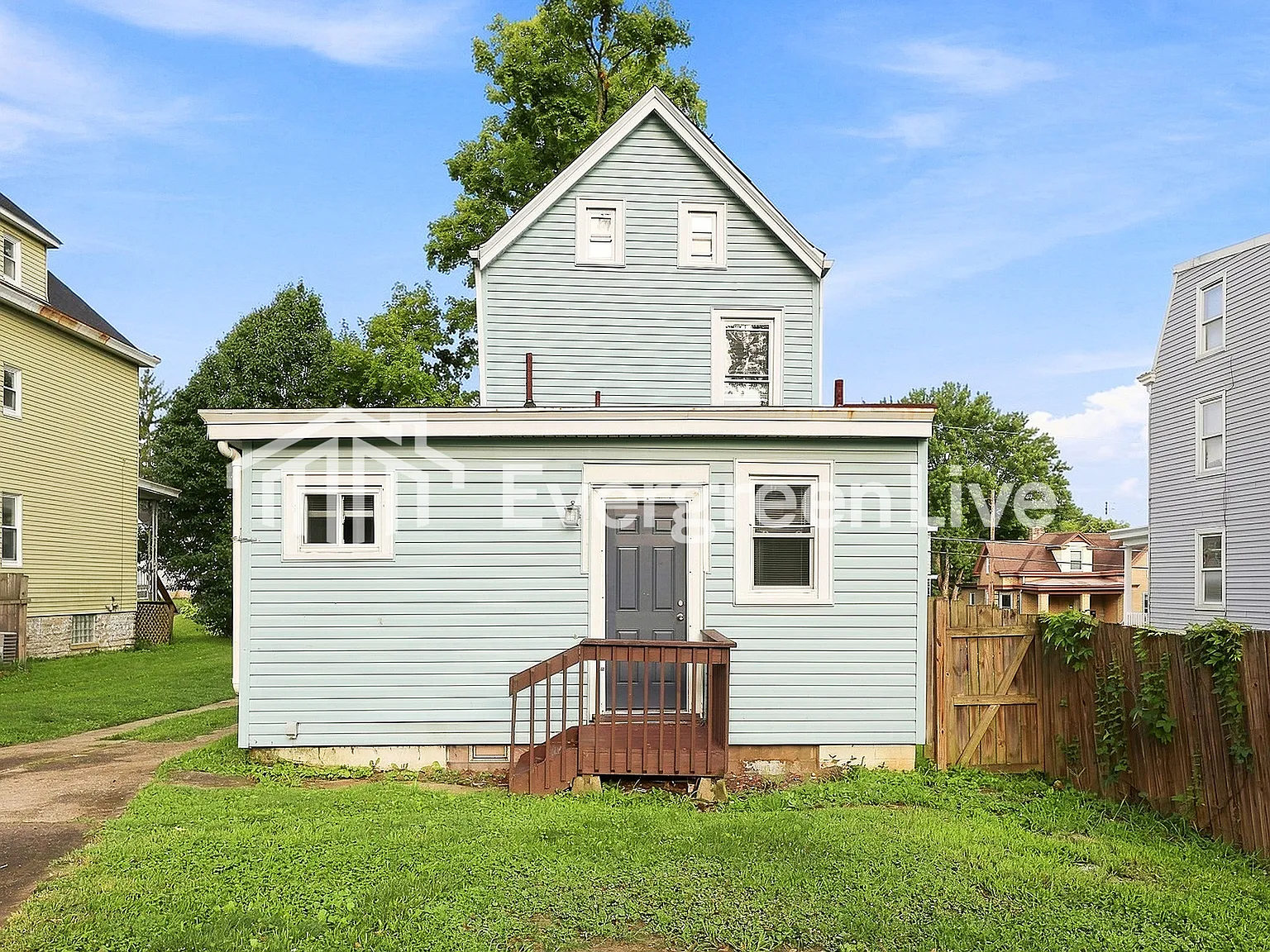 3 bed, 2.0 bath, 1360 sqft, $1,545 — Photo 2