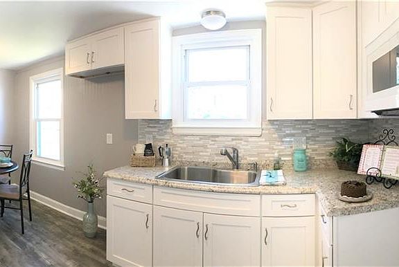 3rd image of 62 Harrison Ave