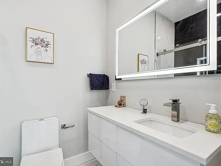 2213 M St NE #13 — Photo 14