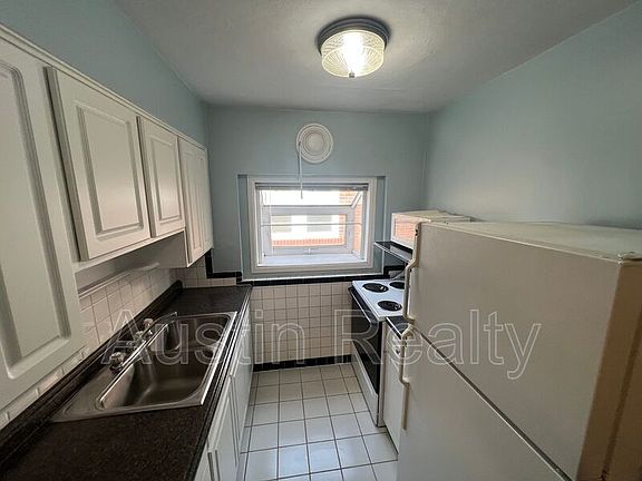 2nd image of 5834 Nottingham Ave #2W