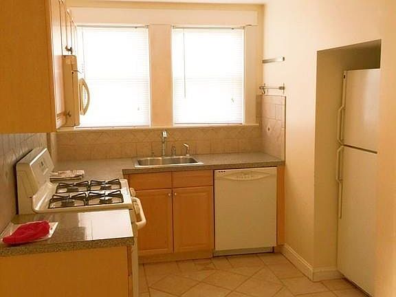 3rd image of 213 Arlington St #215
