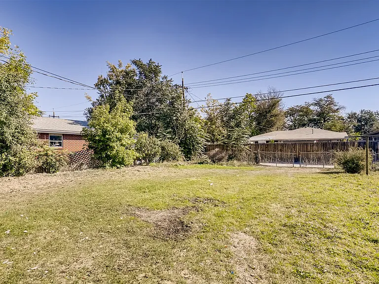 1732 Florence St — Photo 16