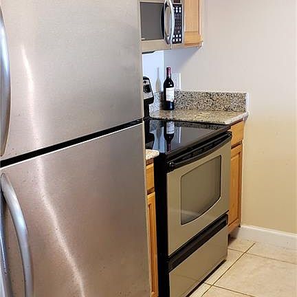 4th image of 2875 Palm Beach Blvd #401