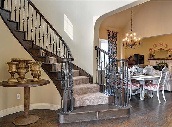 4th image of 9320 Amistad Ln