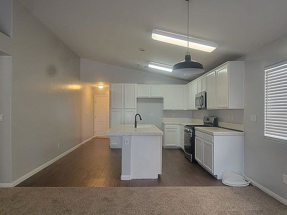 4th image of 6627 Silver Moon Dr