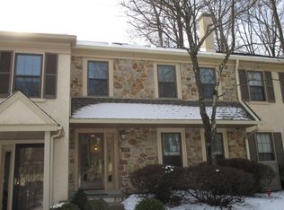 305 Weatherstone Dr, Paoli, PA 19301