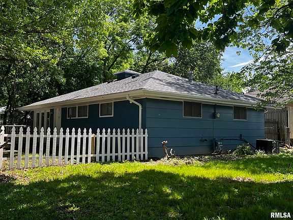 4th image of 2433 W Huntington Dr