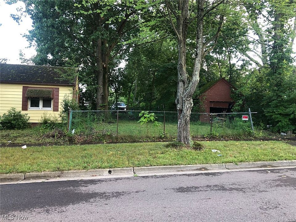 2nd image of 1110 Lawton St