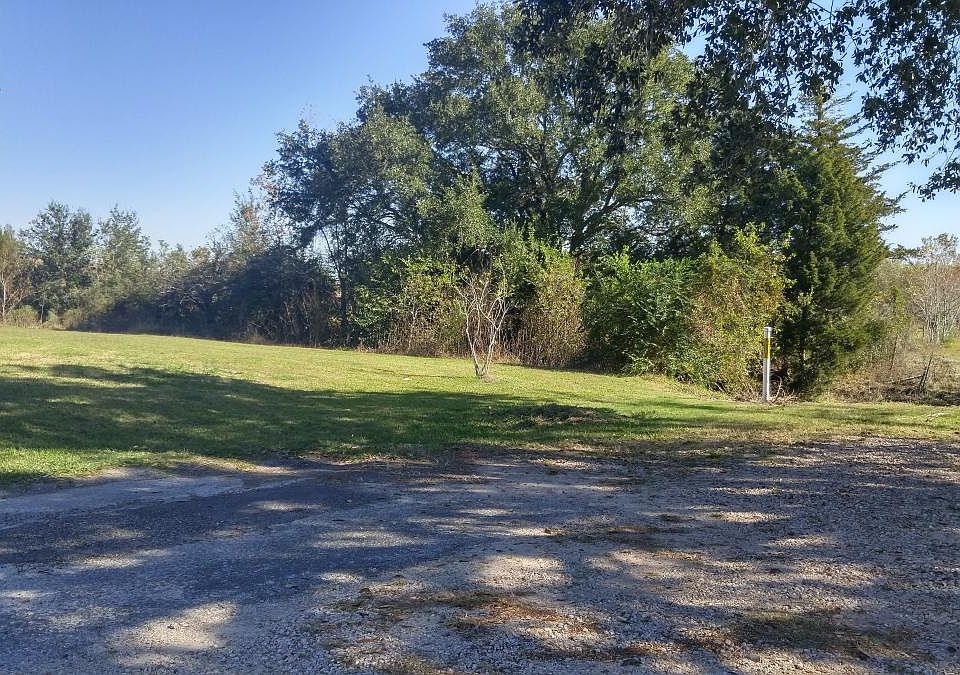 2nd image of 2511 Fm 646 Rd N Trlr 11-1