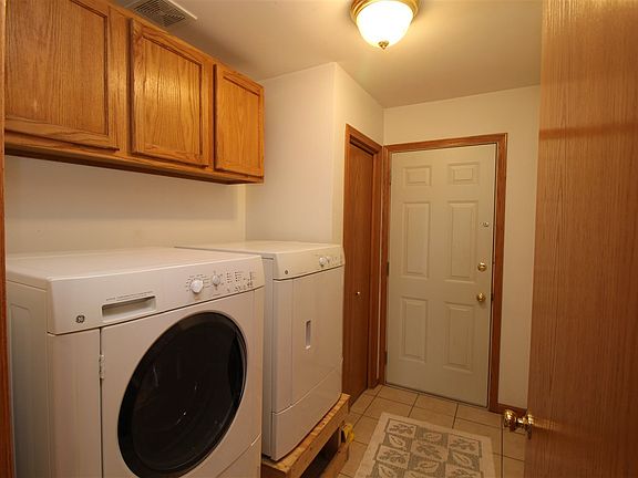 3rd image of 101 Bear Creek Ct