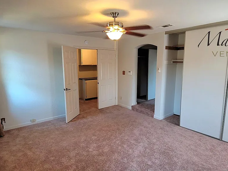 152 Redwood Ave — Photo 17
