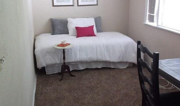 5th image of 1319 Azalea Dr