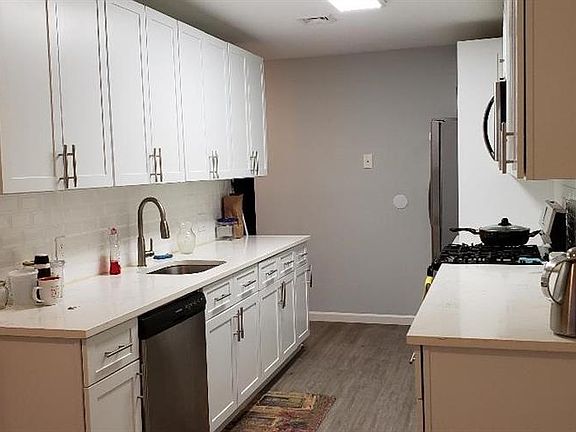 3rd image of 197 Deer Court Dr