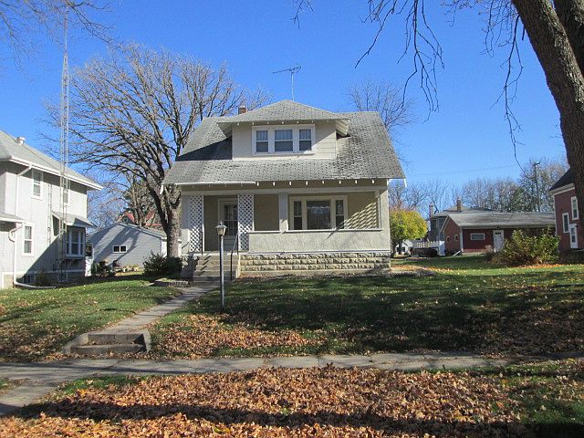 1st image of 713 8th St S
