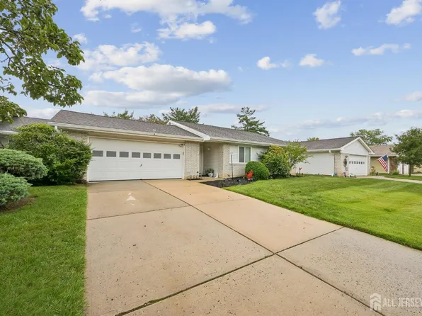 530 Ardmore Rd, Monroe Township, NJ 08831