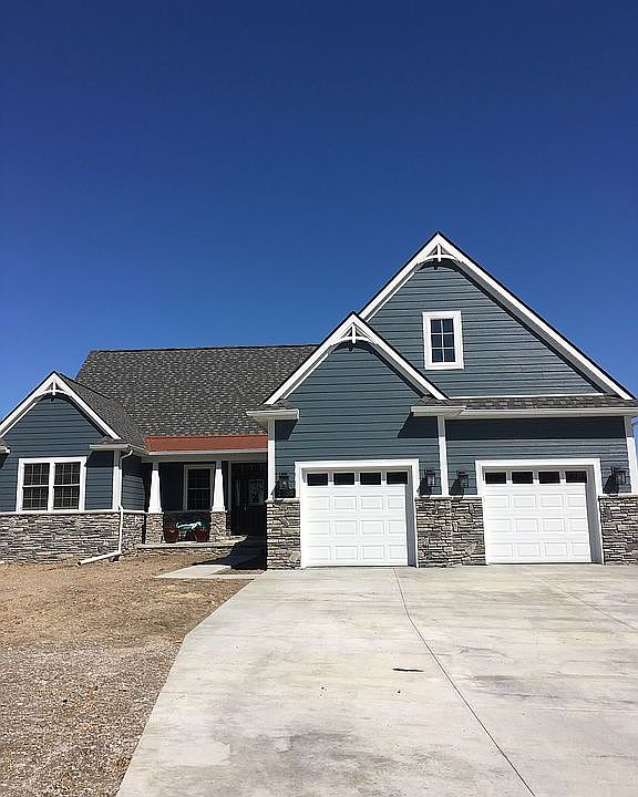 1st image of 279 Old Creek Dr