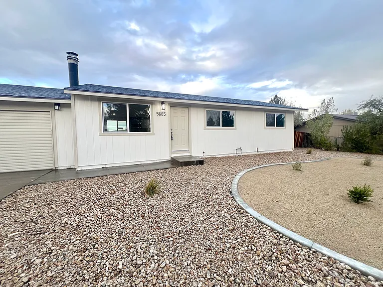 5685 Dolores Dr — Photo 24