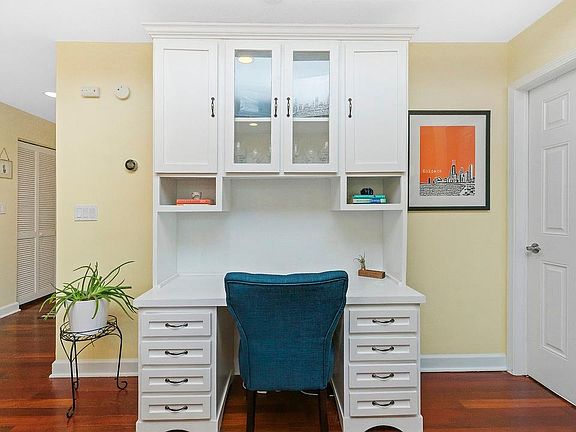 4th image of 3341 W Sunnyside Ave #2B