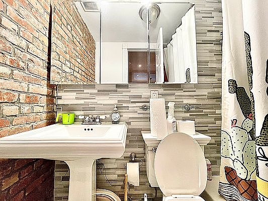 5th image of 305 W 97th St #3