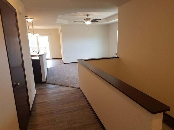 5th image of 128 Villa Ct