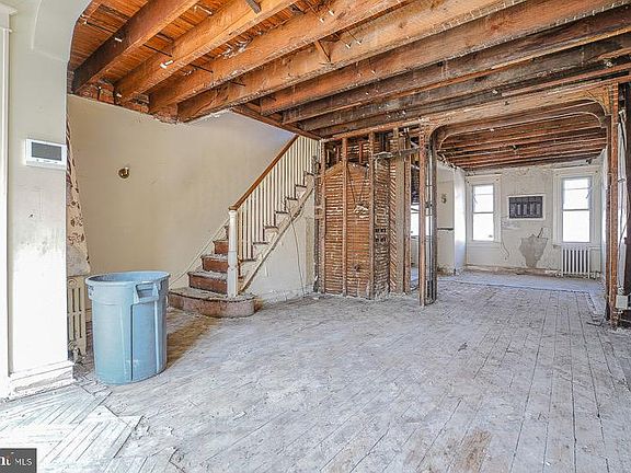 5th image of 4203 Vista St