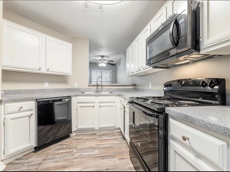 1601 Wynn Joyce Rd — Photo 40