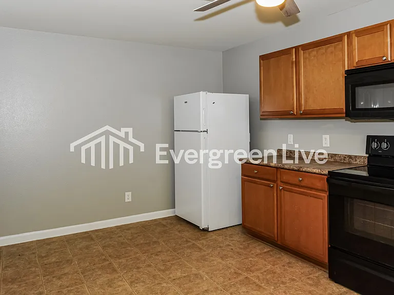 113 Elmhurst Dr — Photo 7