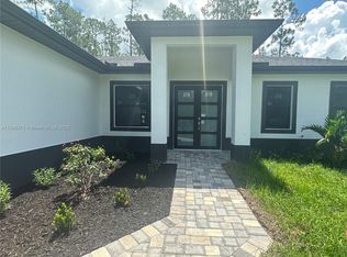 816 Wellington Ave, Lehigh Acres, FL 33972