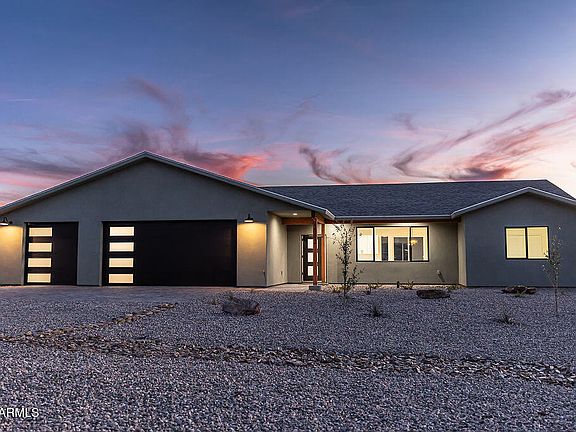 4th image of 2002 N Arena Del Loma Rd --