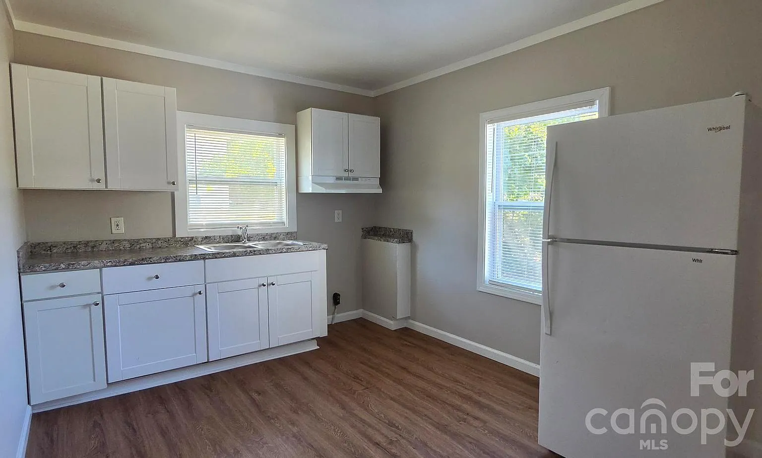 2 bed, 1.0 bath, 680 sqft, $1,200 — Photo 3